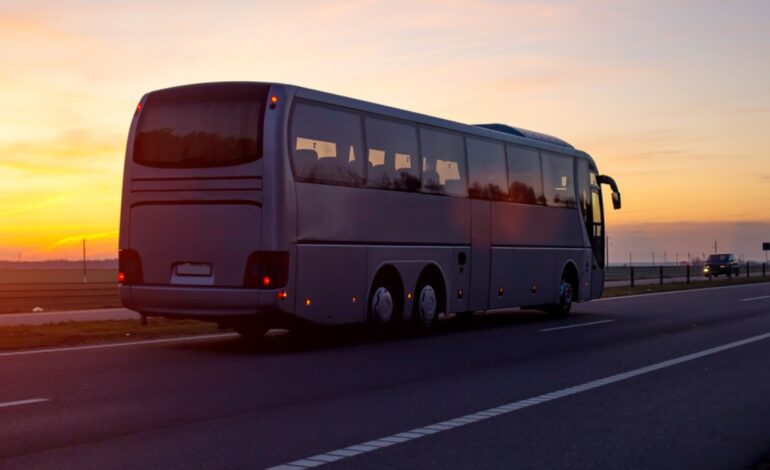 El turismo internacional siguió dinamizando el transporte discrecional de viajeros en noviembre