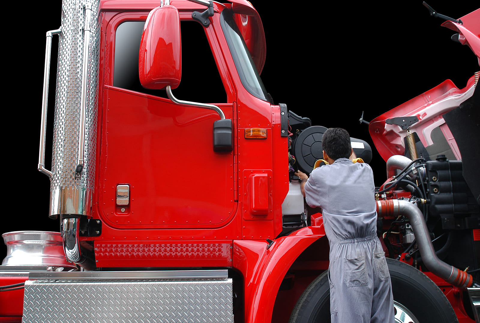 Así son los nuevos programas y beneficios de posventa de Renault Trucks  