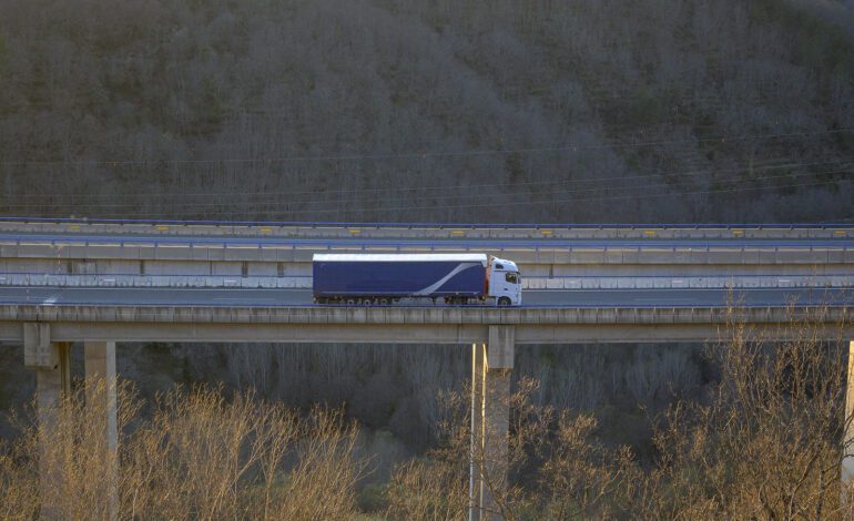 Las empresas que electrifican sus flotas ahorran más de 5.600 litros de combustible al año