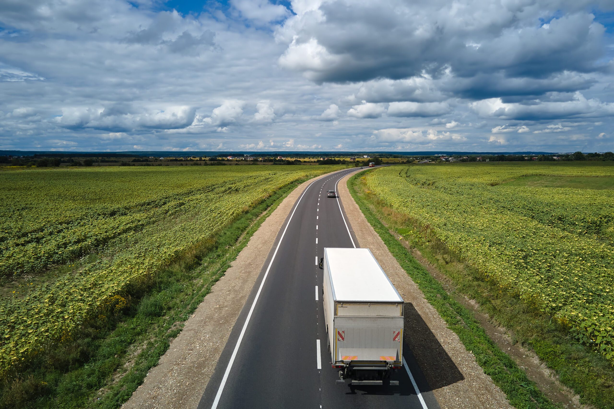 Los precios del transporte de mercancías en vehículos pesados suben un 0,8% en el segundo trimestre de 2024