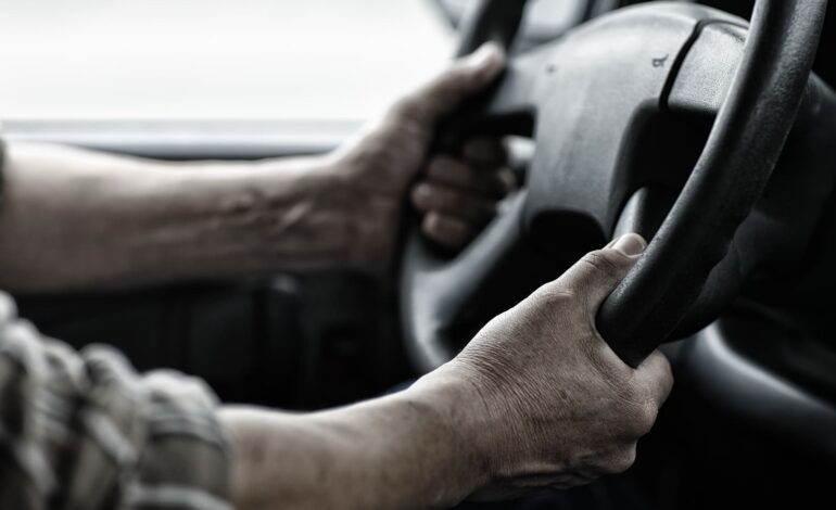 La falta de fondos deja a dos tercios de los transportistas sin ayudas para su retiro