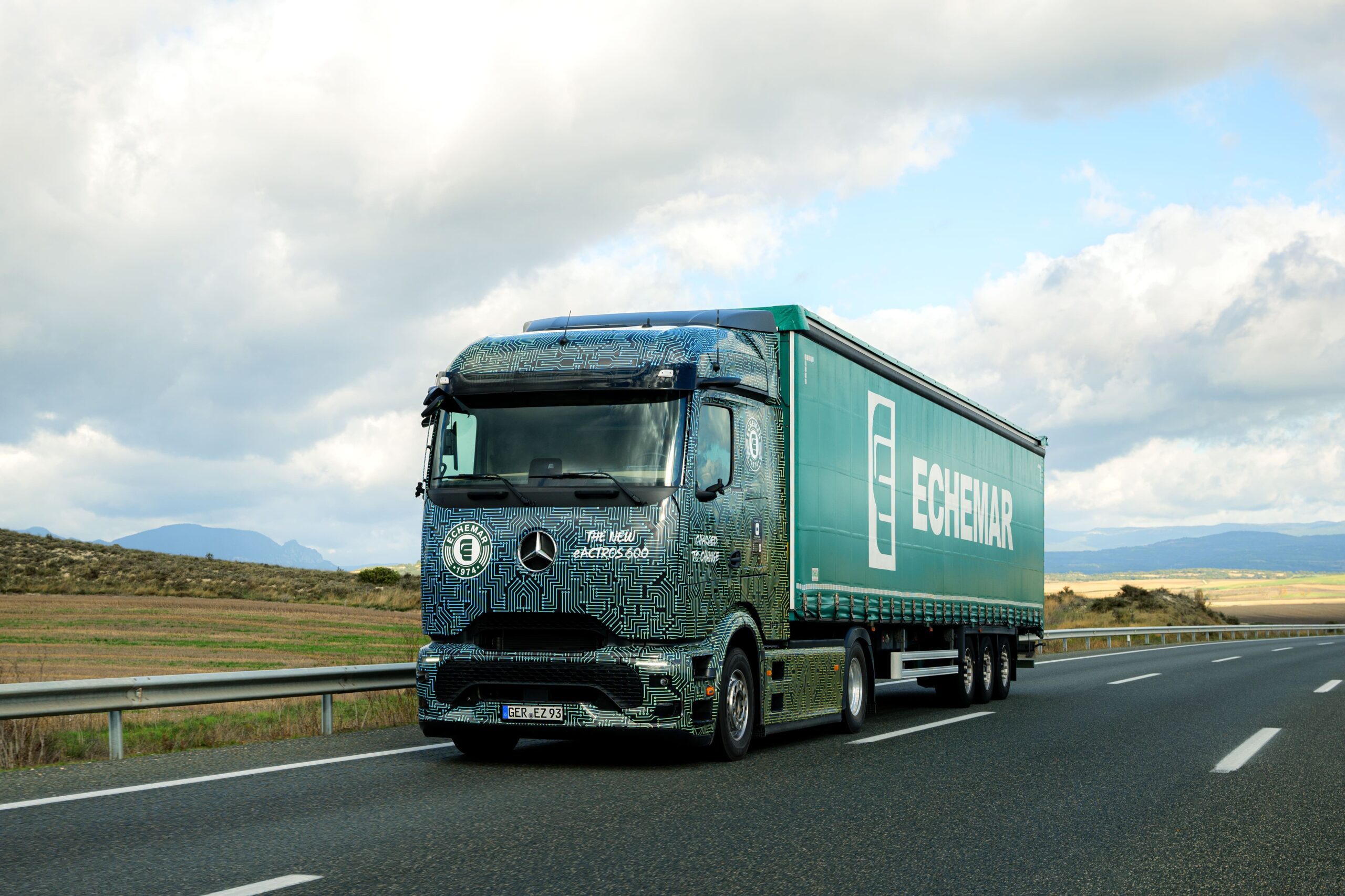 Transportes Echemar pone a prueba el primer Mercedes Benz eActros 600 que llega a España