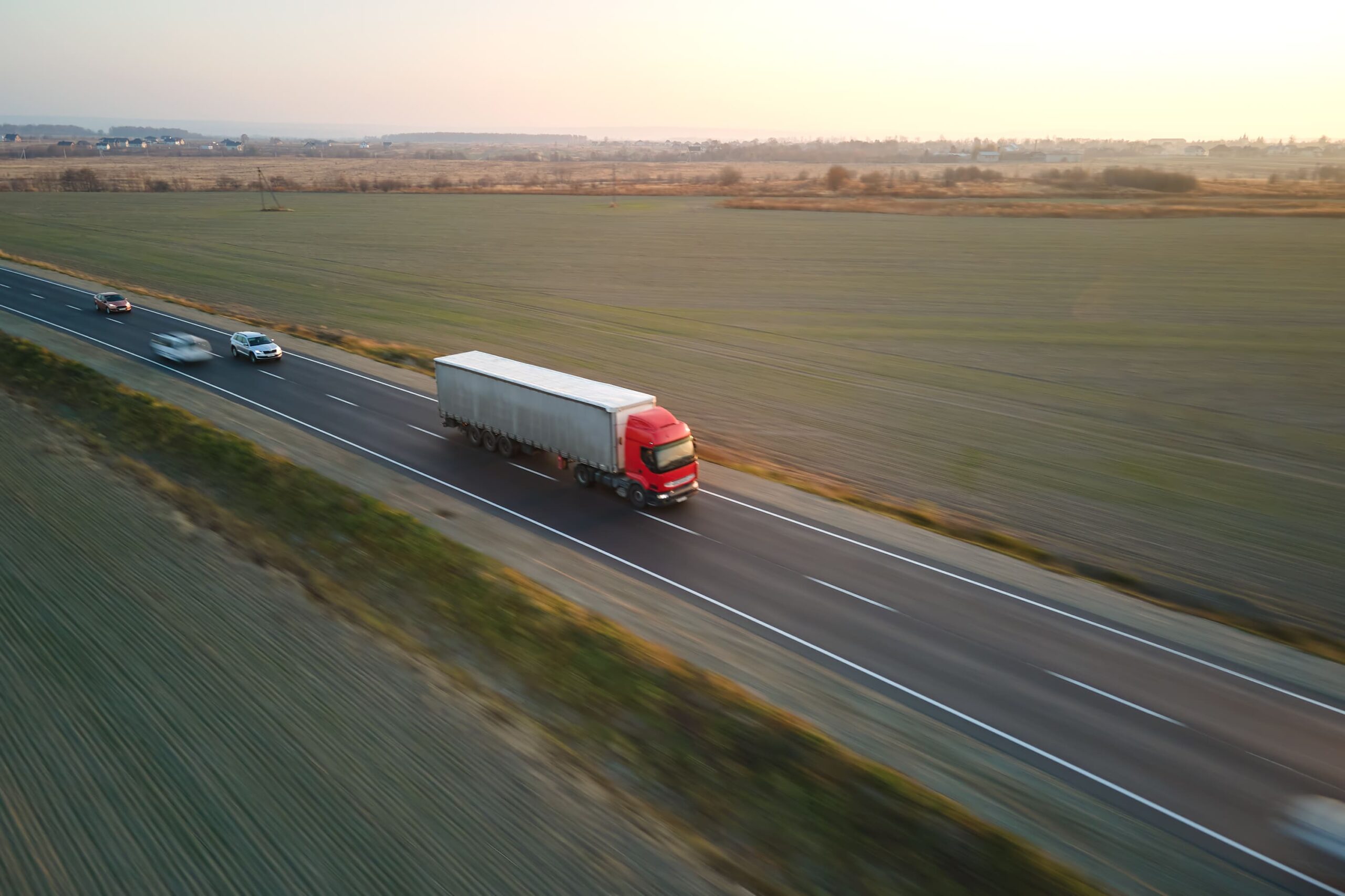 Fenadismer alerta sobre el aumento de los plazos de pago en enero y las diferencias entre transportistas ligeros y pesados